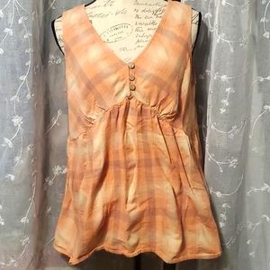 Suzanne Betro womens size Large sleeveless top with empire waist.